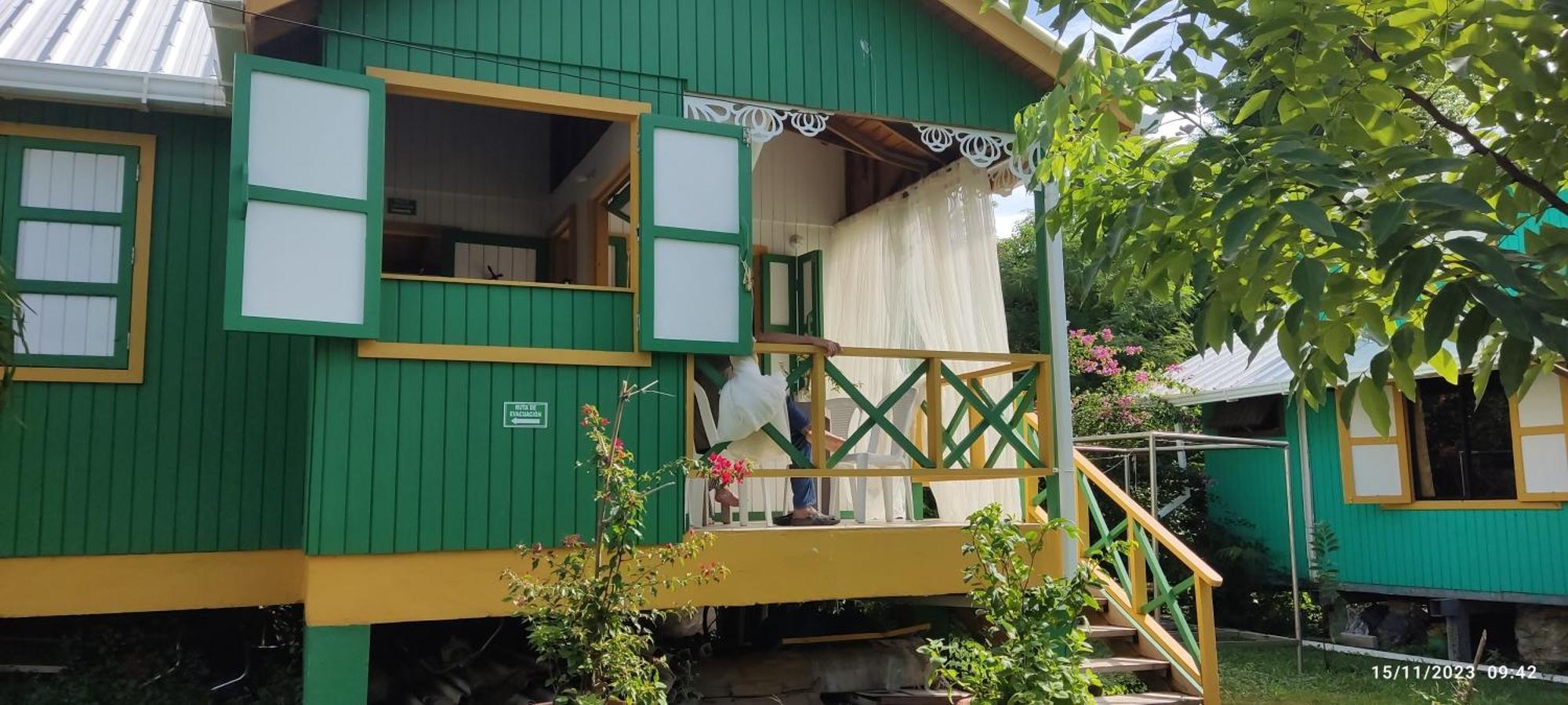 Hotel Yellow Home Providencia Isla South West Bay 외부 사진