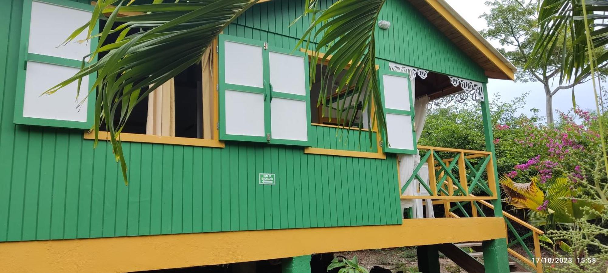 Hotel Yellow Home Providencia Isla South West Bay 외부 사진