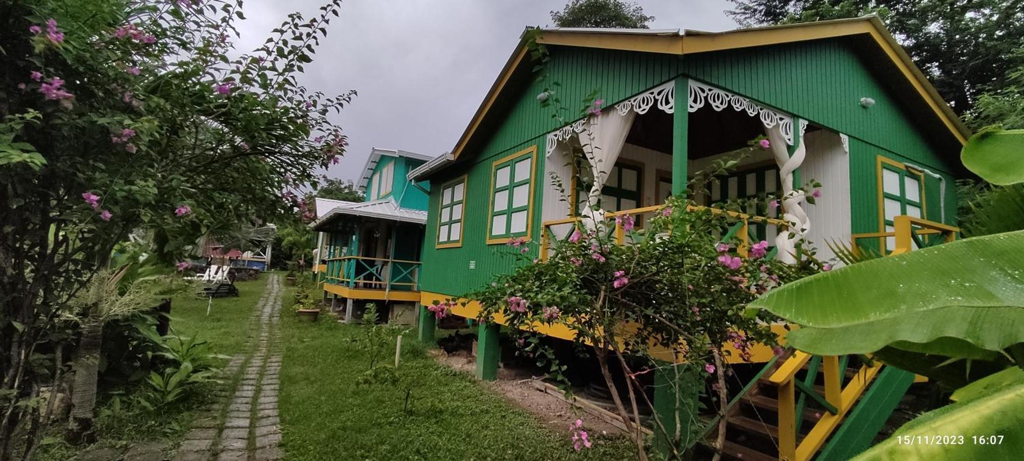 Hotel Yellow Home Providencia Isla South West Bay 외부 사진