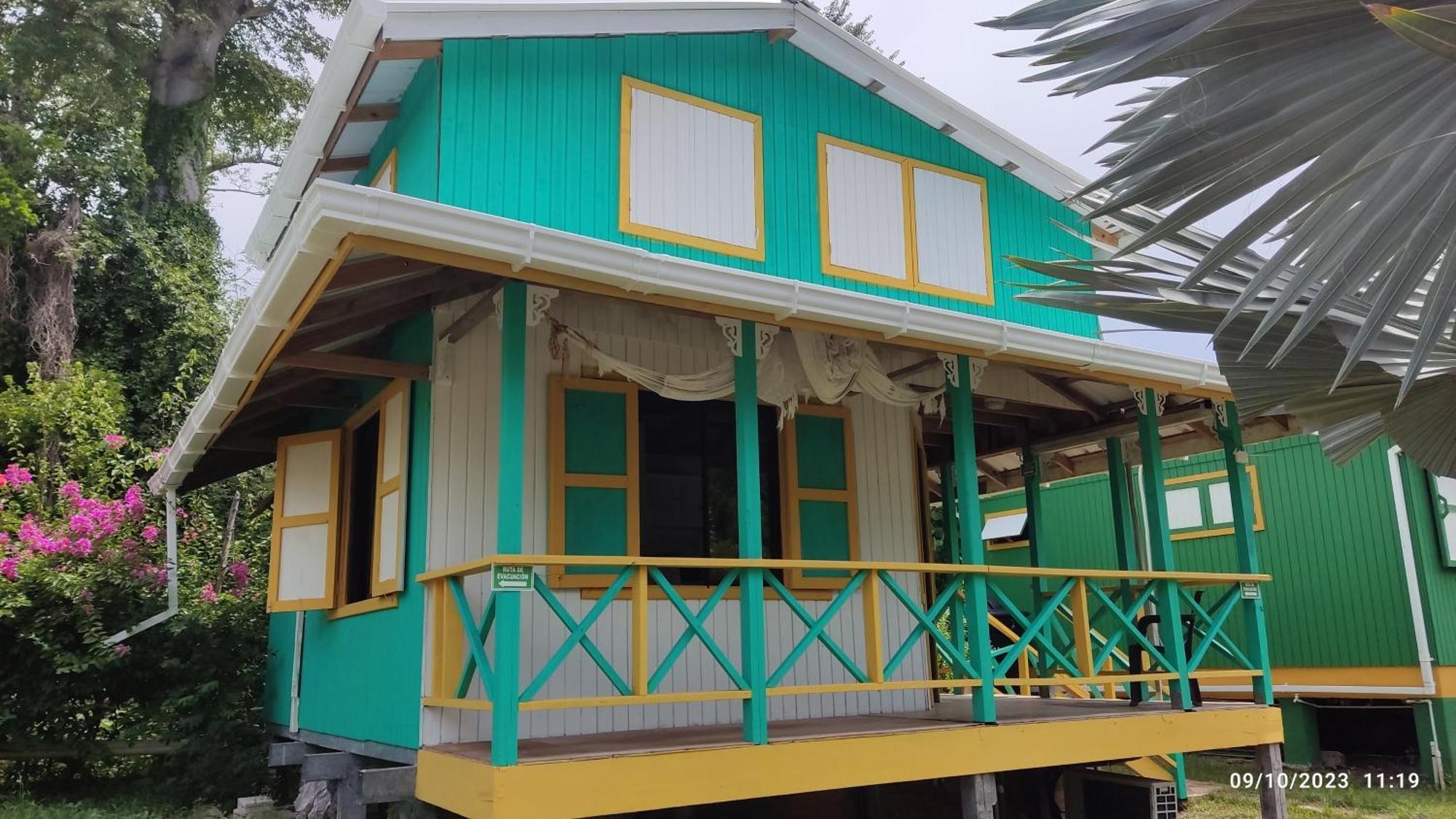 Hotel Yellow Home Providencia Isla South West Bay 외부 사진