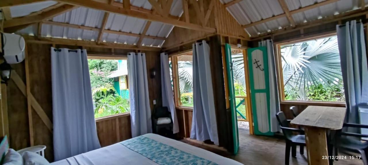 Hotel Yellow Home Providencia Isla South West Bay 외부 사진