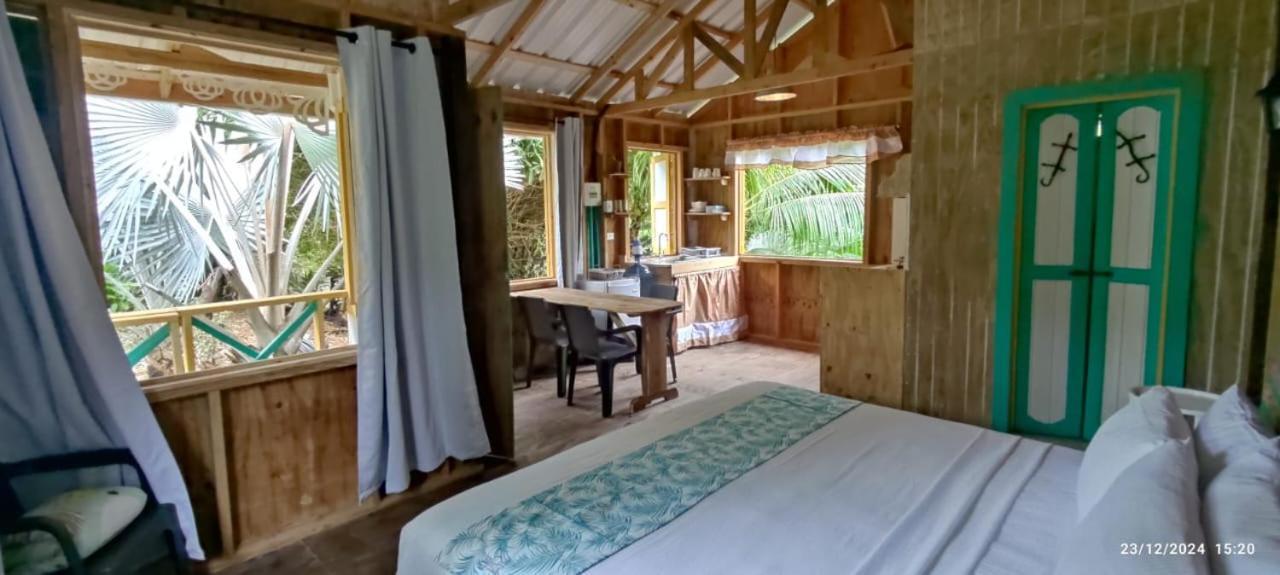 Hotel Yellow Home Providencia Isla South West Bay 외부 사진